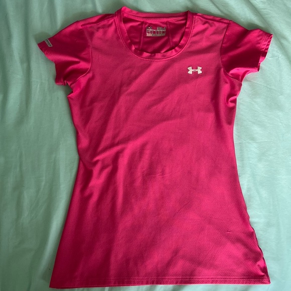 Women’s Under Armour Shirt - Picture 1 of 2
